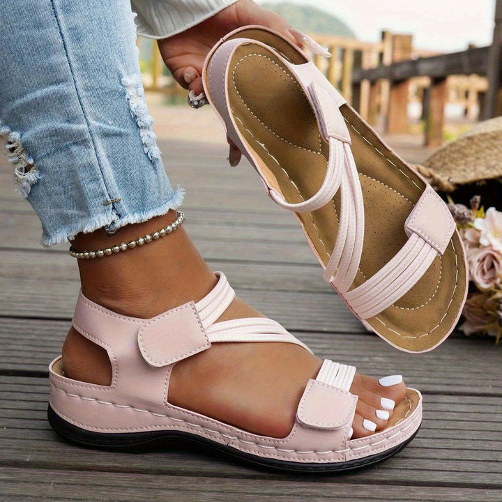 Women's simple solid color wedge sandals, casual open toed retro thick soled sandals, comfortable thick heeled beach sandals